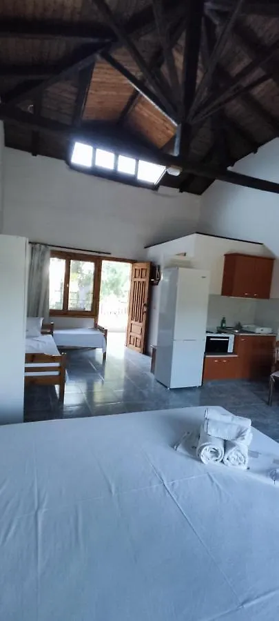 Vasso Karidi Rooms Vourvourou Apartment